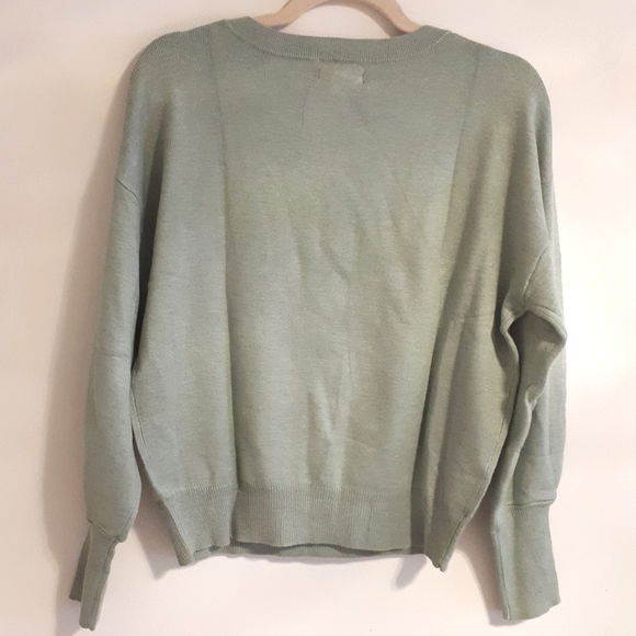 RW&CO. V-Neck sweater - Picture 4 of 6